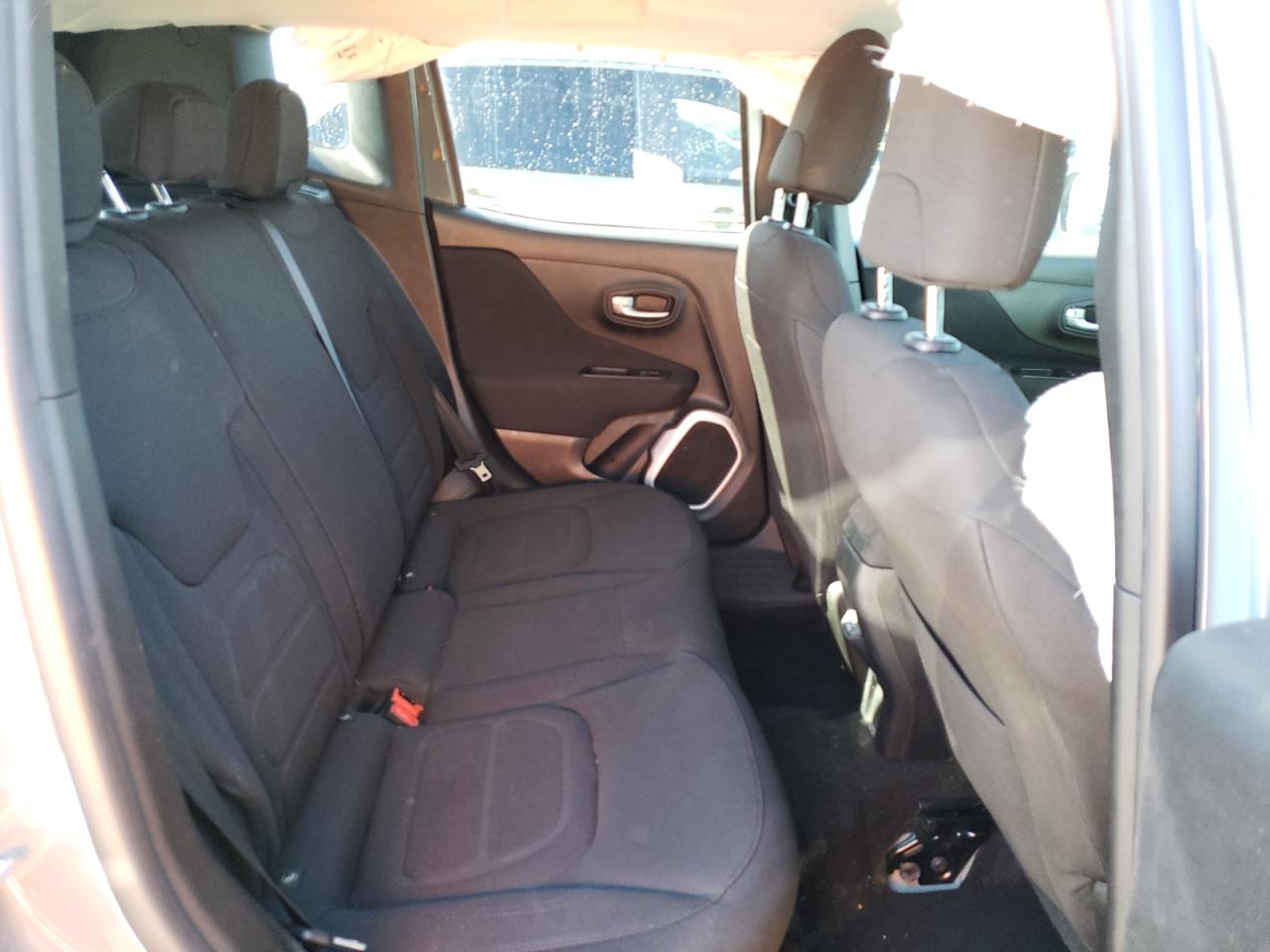 Photo 6 from auction – 2018 JEEP RENEGADE L with VIN ZACCJABB2JPJ43653