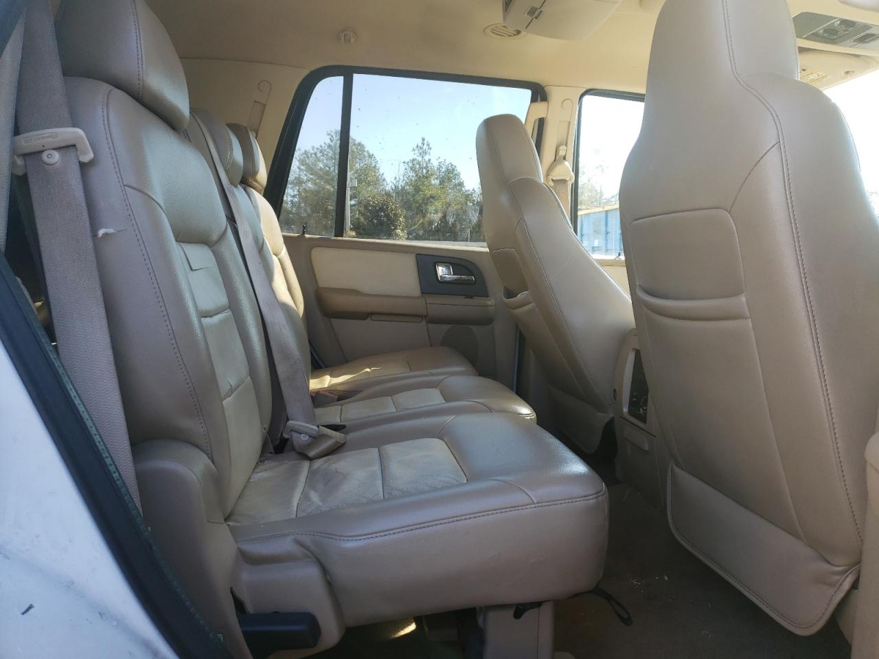 Photo 6 from auction – 2005 FORD EXPEDITION with VIN 1FMPU17565LA98687