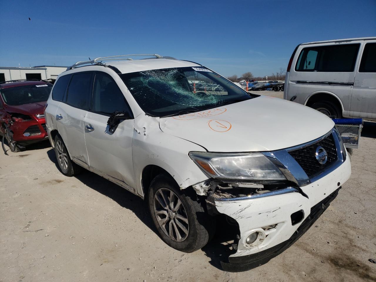 NISSAN PATHFINDER 2013 with VIN 5N1AR2MM8DC634224 - Photo from auction