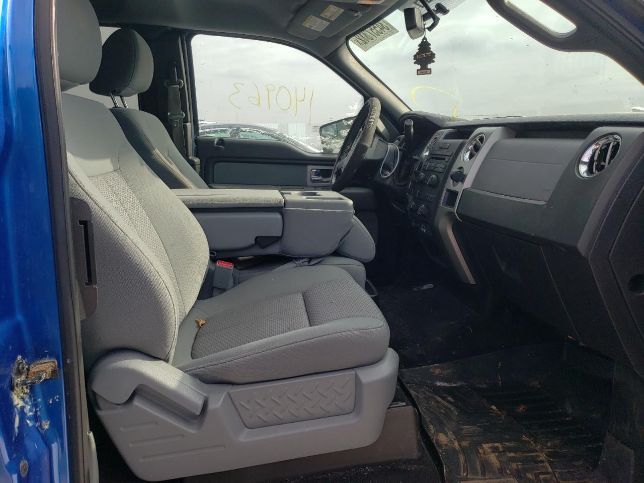 Photo 5 from auction – 2011 FORD F150 SUPER with VIN 1FTFX1CF4BFD06839