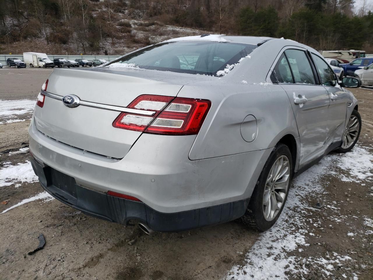 Photo 4 from auction – 2015 FORD TAURUS LIM with VIN 1FAHP2F84FG152215