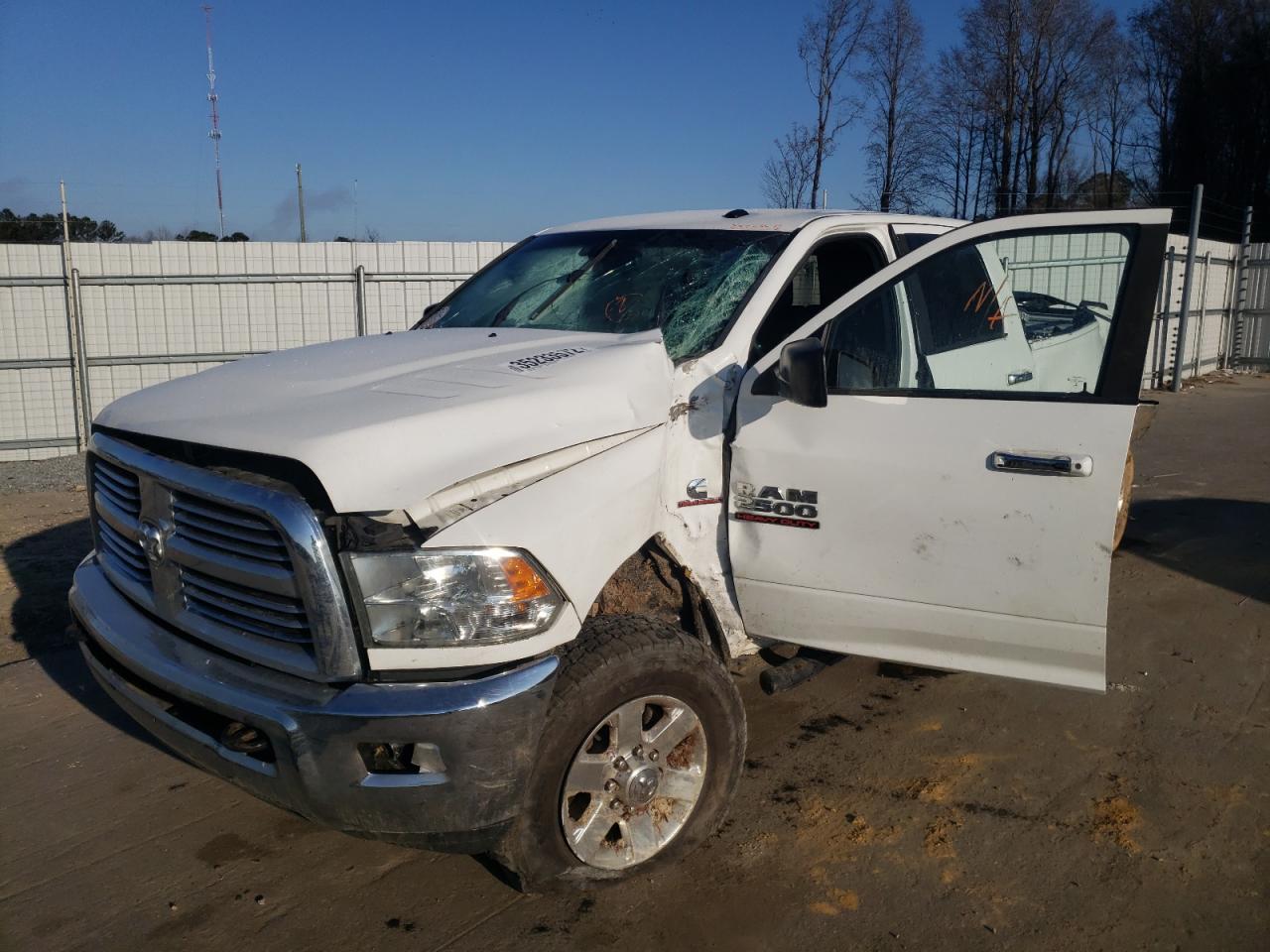 Photo 2 from auction – 2015 RAM 2500 SLT with VIN 3C6UR5JL9FG669781