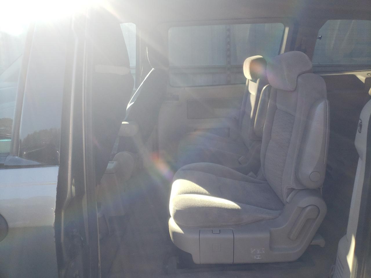 Photo 6 from auction – 2004 FORD FREESTAR S with VIN 2FMDA51684BA97446