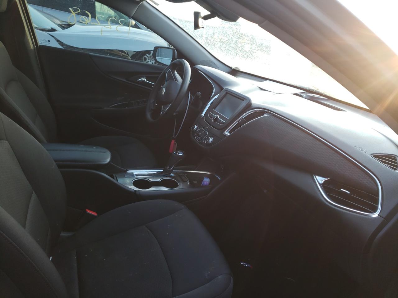Photo 5 from auction – 2016 CHEVROLET MALIBU LT with VIN 1G1ZE5ST2GF288374