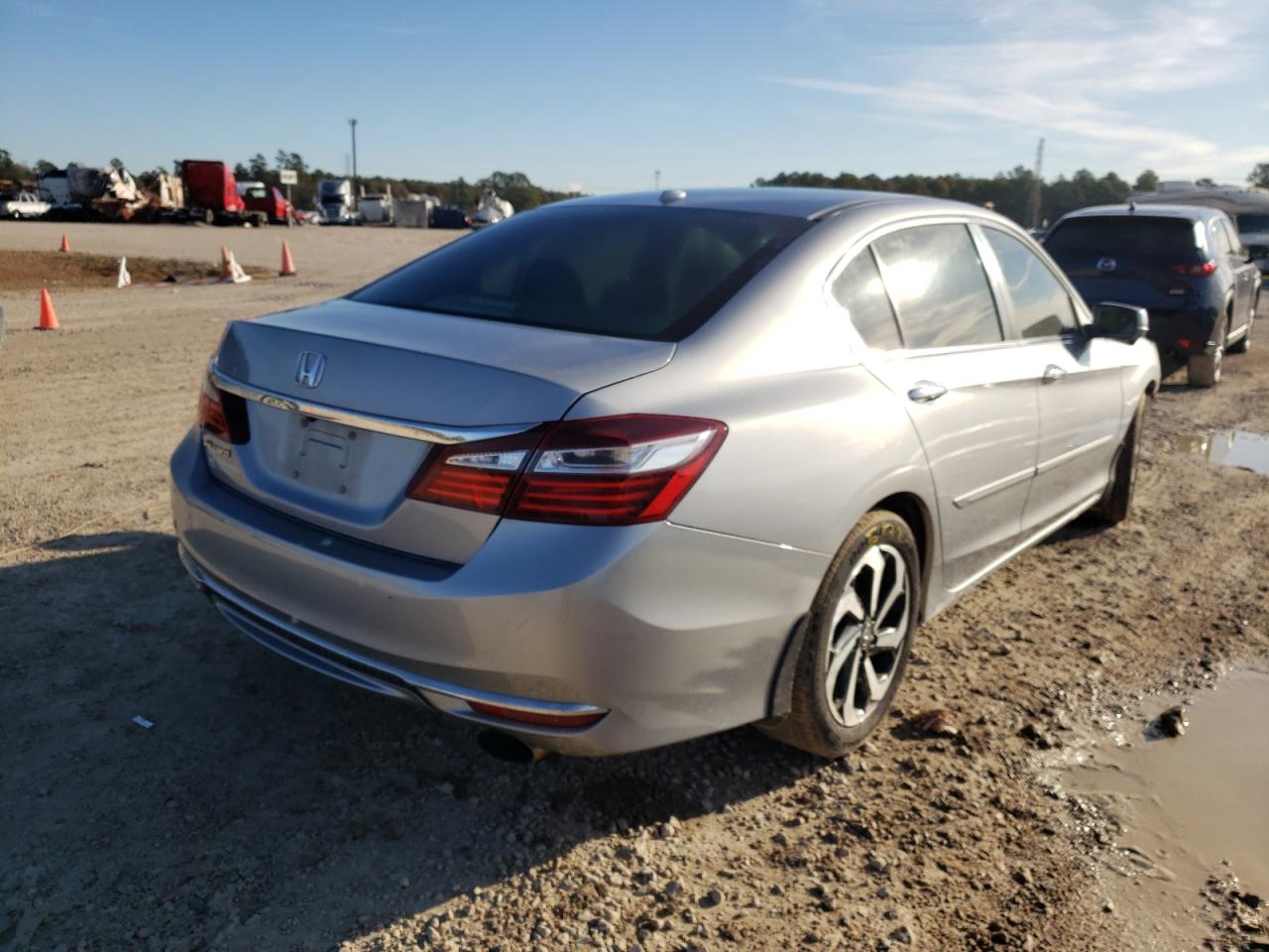 Photo 4 from auction – 2017 HONDA ACCORD EXL with VIN 1HGCR2F87HA041339