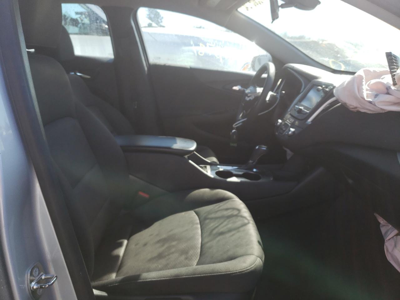 Photo 5 from auction – 2018 CHEVROLET MALIBU LS with VIN 1G1ZB5ST7JF136218