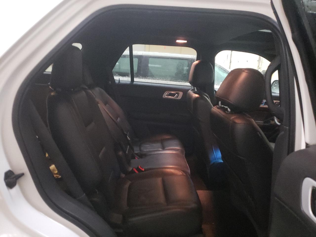 Photo 6 from auction – 2014 FORD EXPLORER L with VIN 1FM5K8F85EGA68641