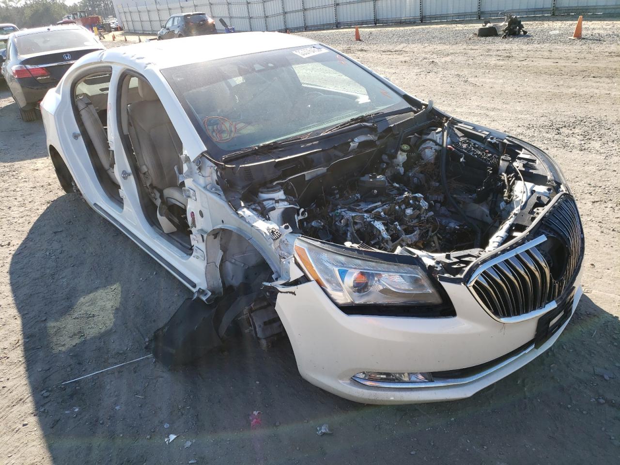 Photo 9 from auction – 2014 BUICK LACROSSE with VIN 1G4GC5G38EF173431
