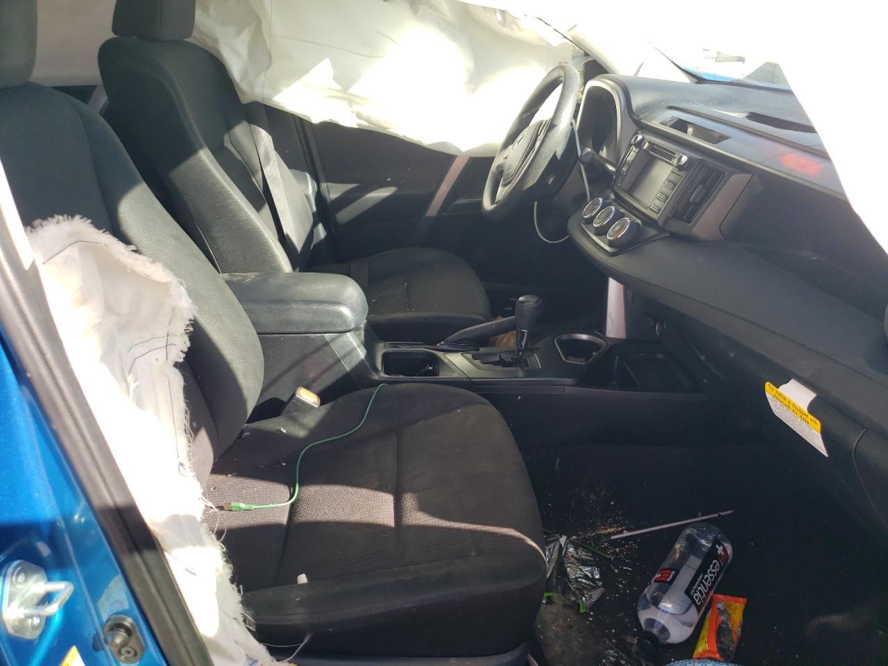 Photo 5 from auction – 2017 TOYOTA RAV4 LE with VIN JTMBFREV0HJ108723
