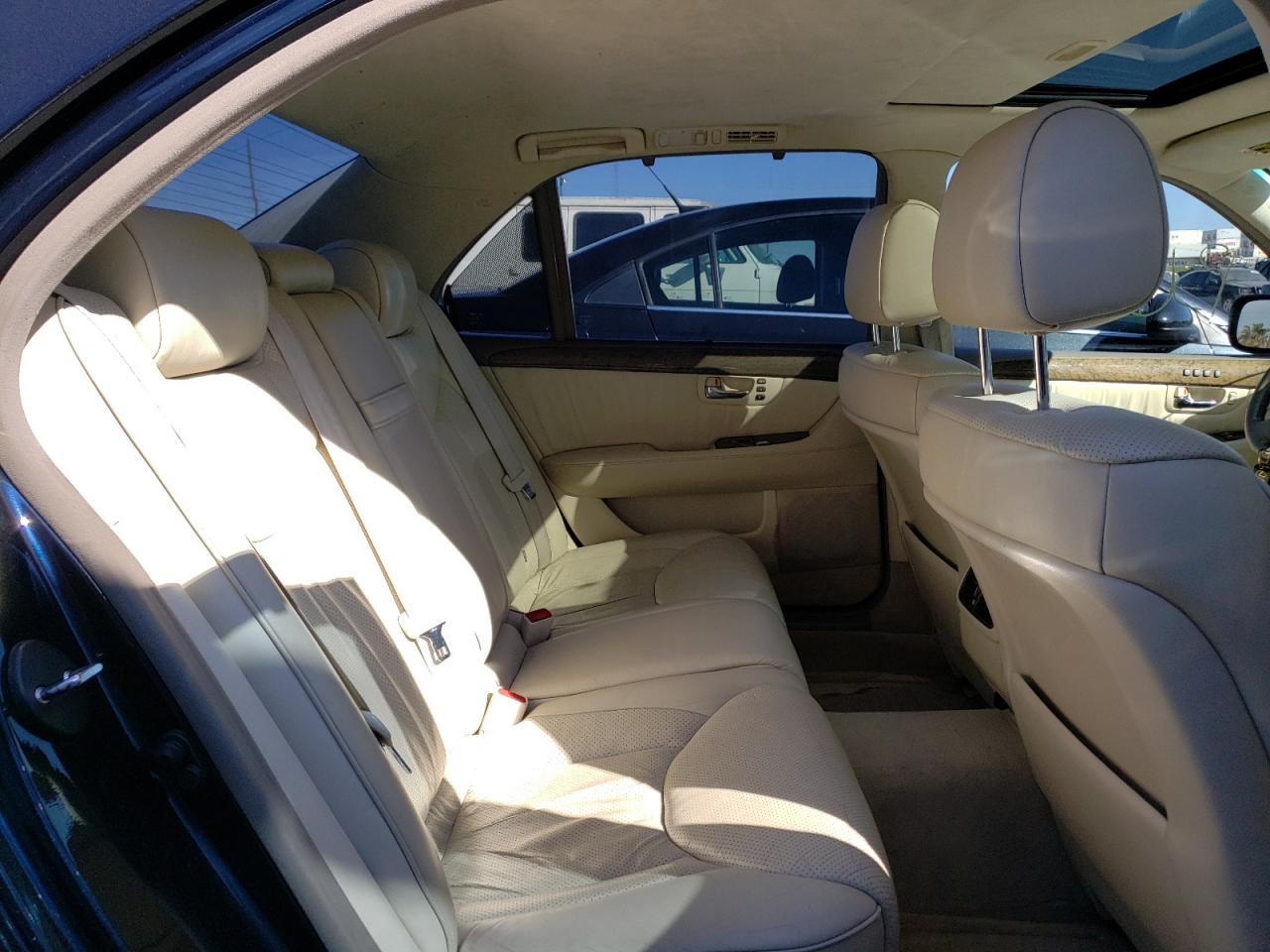 Photo 17 from auction – 2001 LEXUS LS 430 with VIN JTHBN30FX10001270