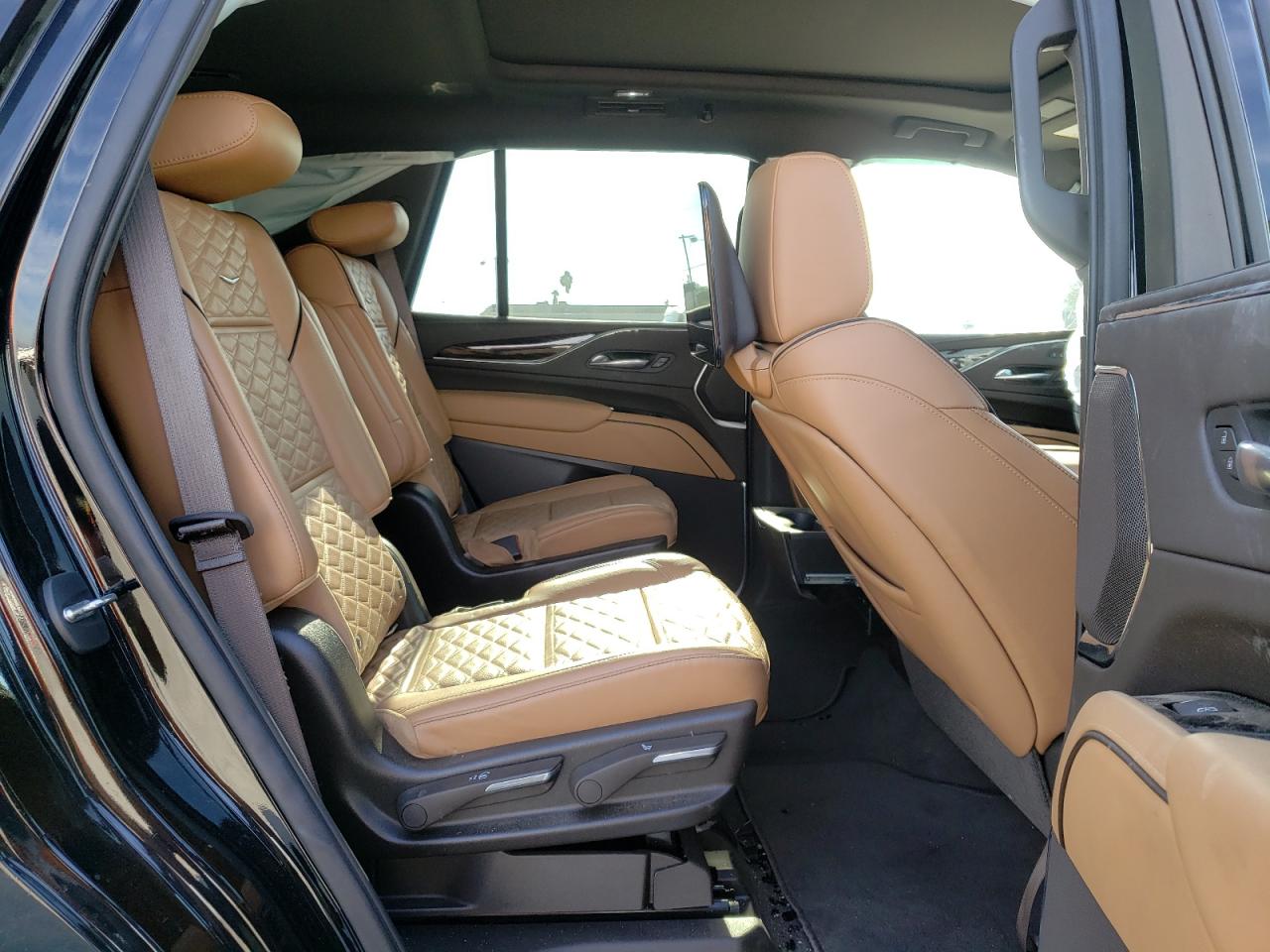 Photo 6 from auction – 2021 CADILLAC ESCALADE P with VIN 1GYS4BKL1MR371955