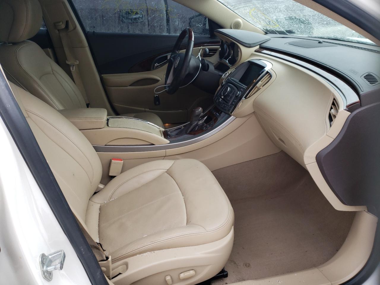 Photo 5 from auction – 2010 BUICK LACROSSE C with VIN 1G4GE5GV9AF179891