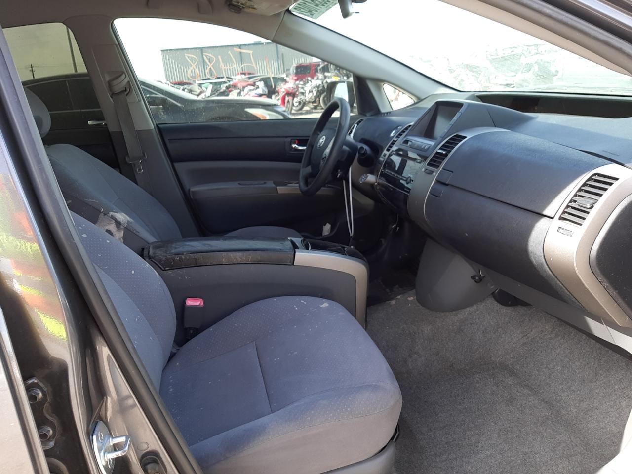Photo 5 from auction – 2006 TOYOTA PRIUS with VIN JTDKB20U263177710