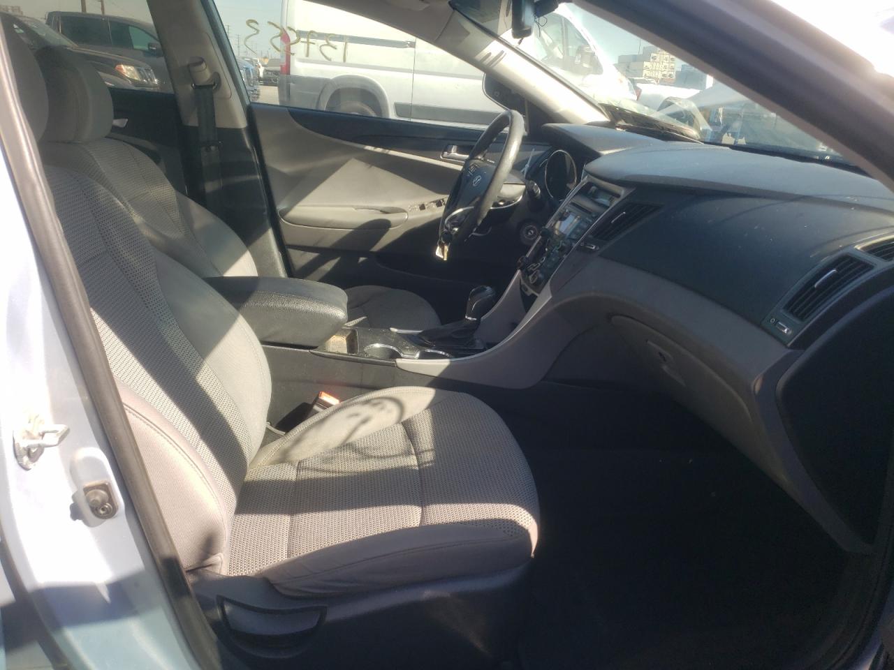 Photo 5 from auction – 2012 HYUNDAI SONATA GLS with VIN 5NPEB4AC0CH373434