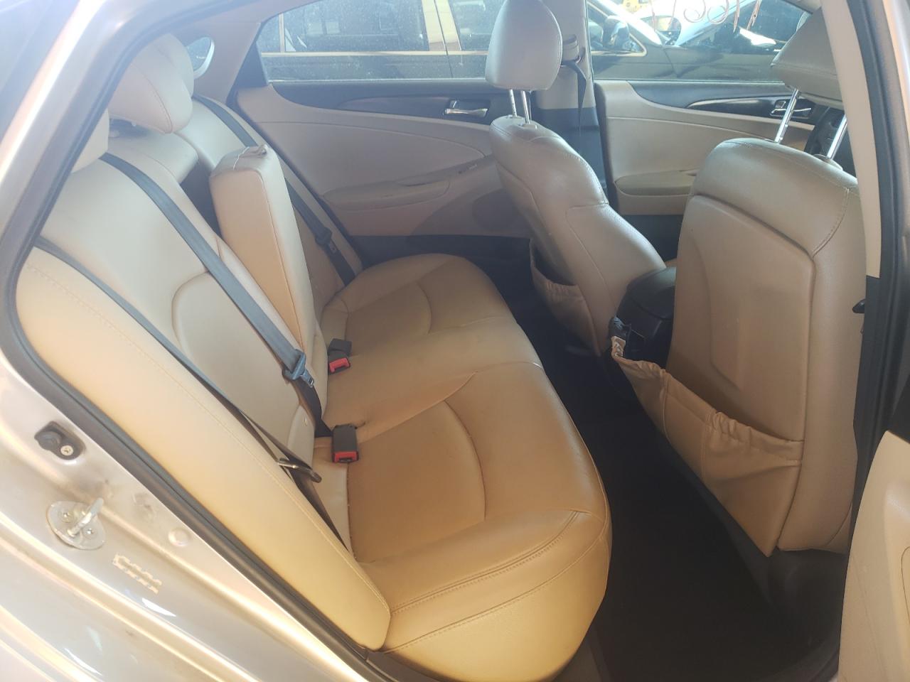 Photo 6 from auction – 2011 HYUNDAI SONATA SE with VIN 5NPEC4AC9BH124559