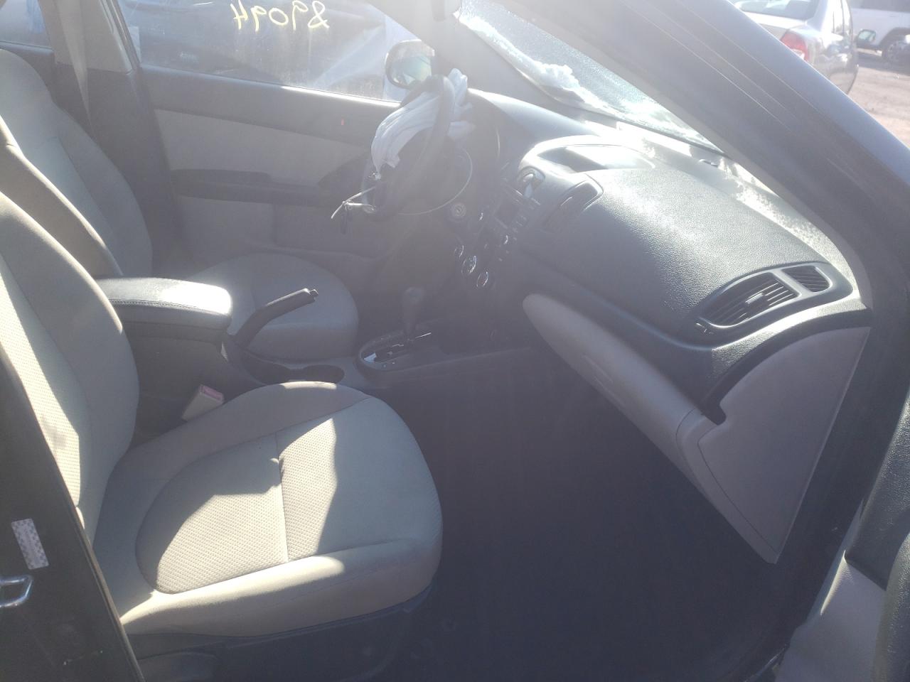 Photo 5 from auction – 2010 KIA FORTE EX with VIN KNAFU4A21A5242660
