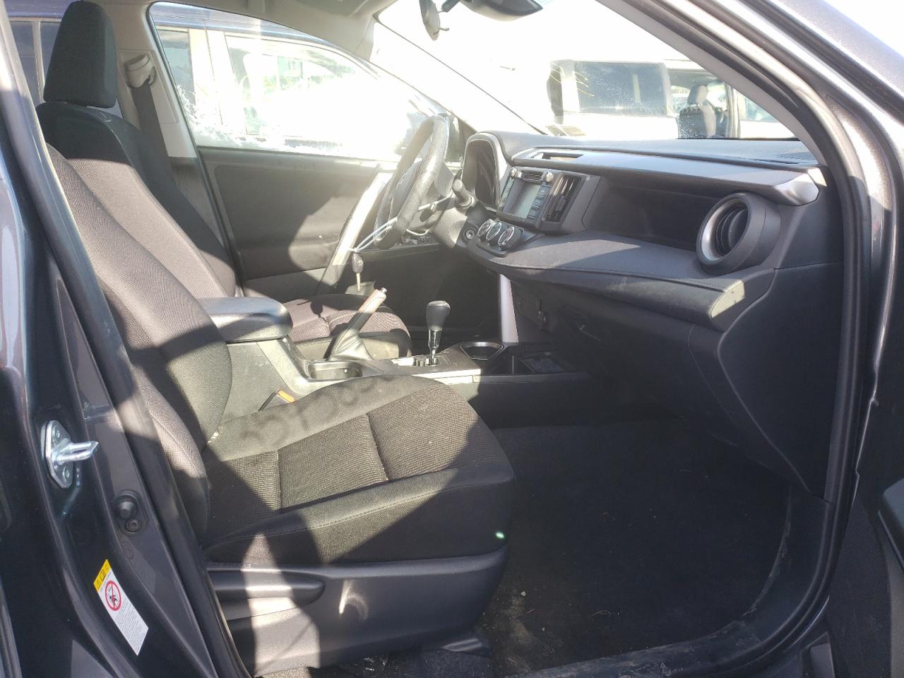 Photo 5 from auction – 2017 TOYOTA RAV4 LE with VIN JTMBFREV5HD205656