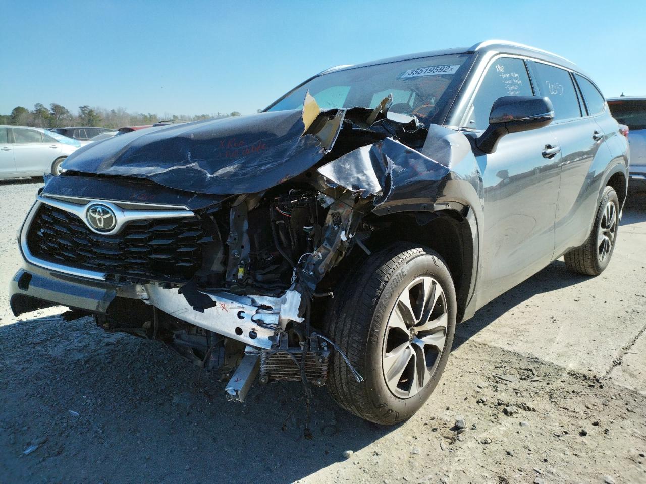 Photo 2 from auction – 2020 TOYOTA HIGHLANDER with VIN 5TDGZRAH9LS511849