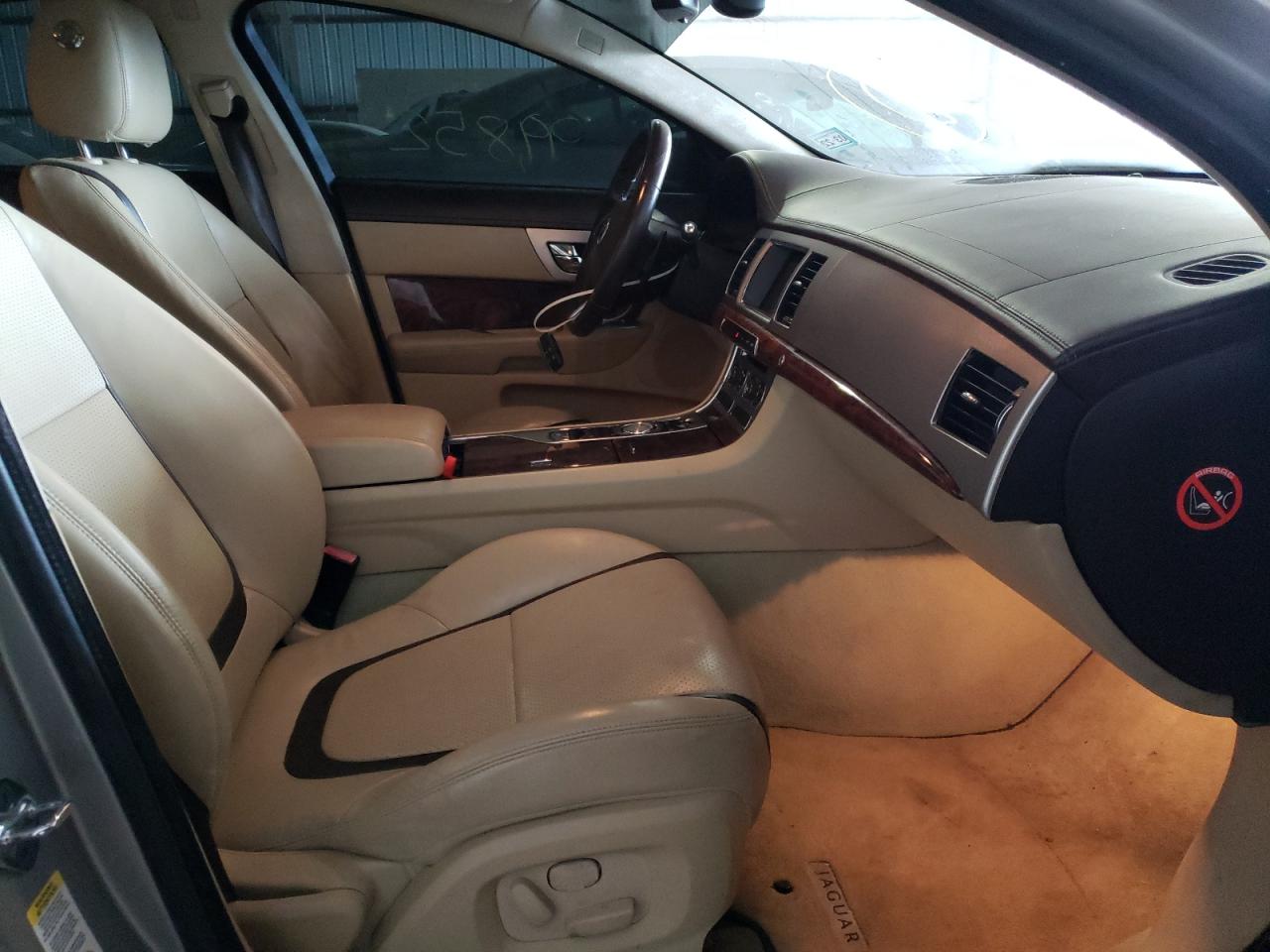Photo 5 from auction – 2013 JAGUAR XF with VIN SAJWA0E72D8S71003
