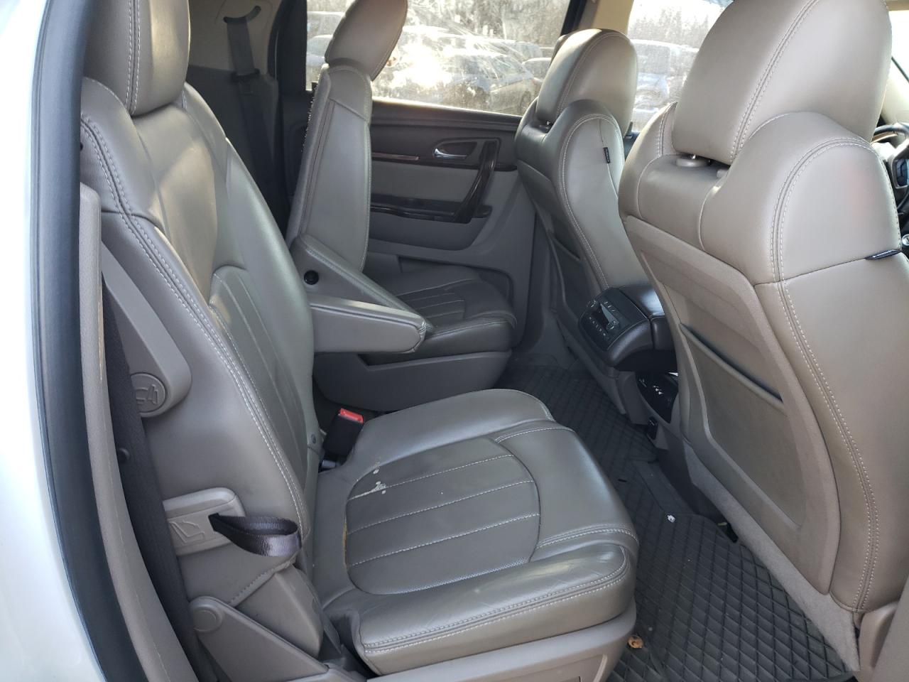 Photo 6 from auction – 2014 GMC ACADIA DEN with VIN 1GKKVTKD2EJ228857