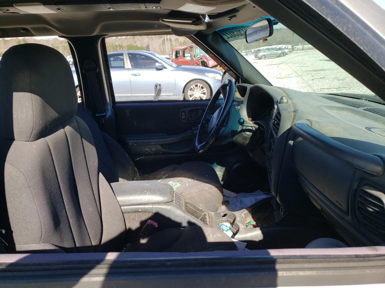 Photo 5 from auction – 2004 GMC SONOMA with VIN 1GTDT13X74K126342