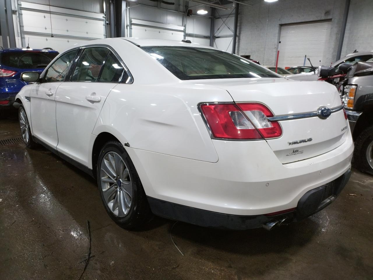 Photo 3 from auction – 2010 FORD TAURUS with VIN 1FAHP2FW2AG113713