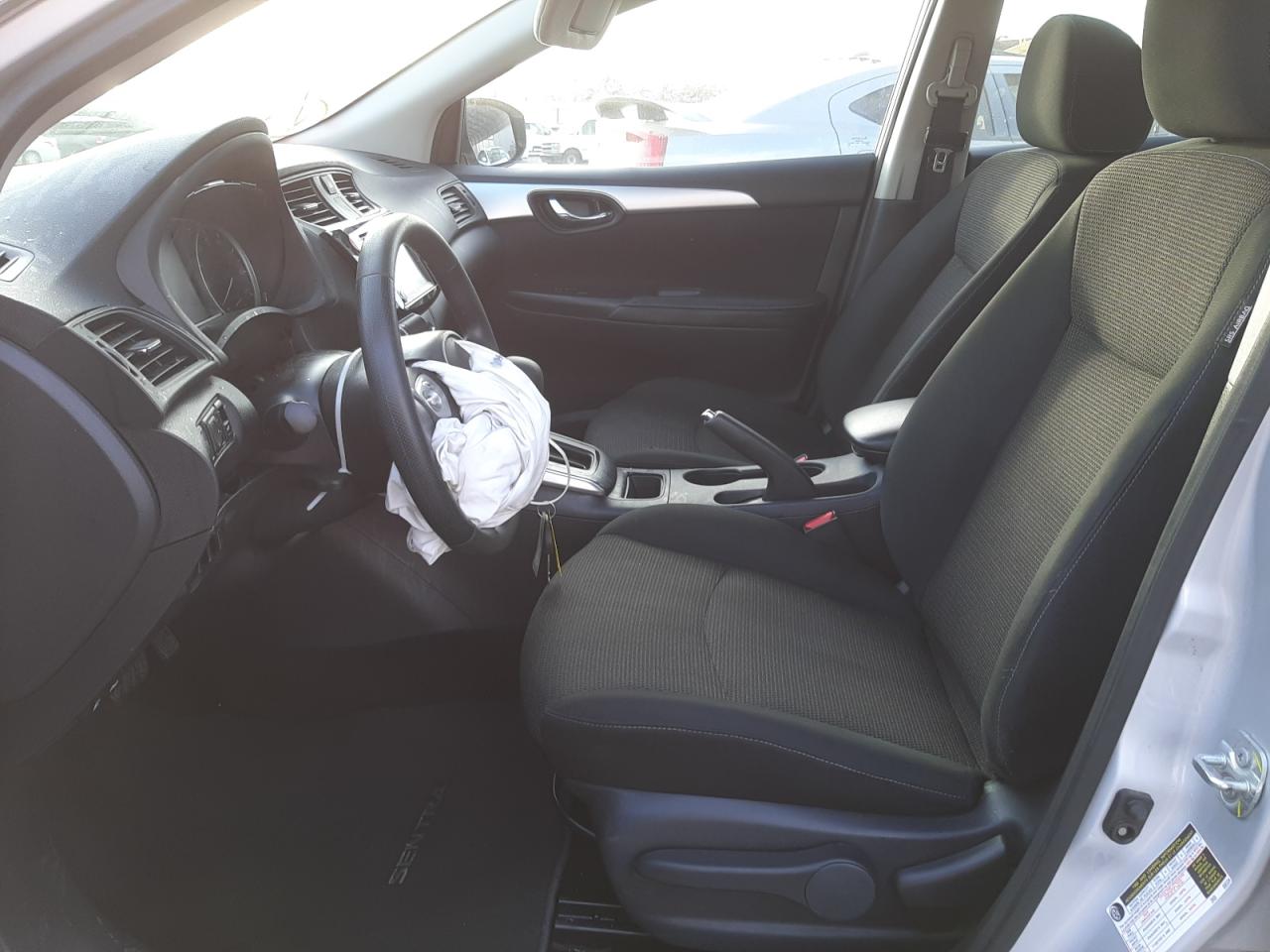 Photo 5 from auction – 2019 NISSAN SENTRA S with VIN 3N1AB7AP2KY367464