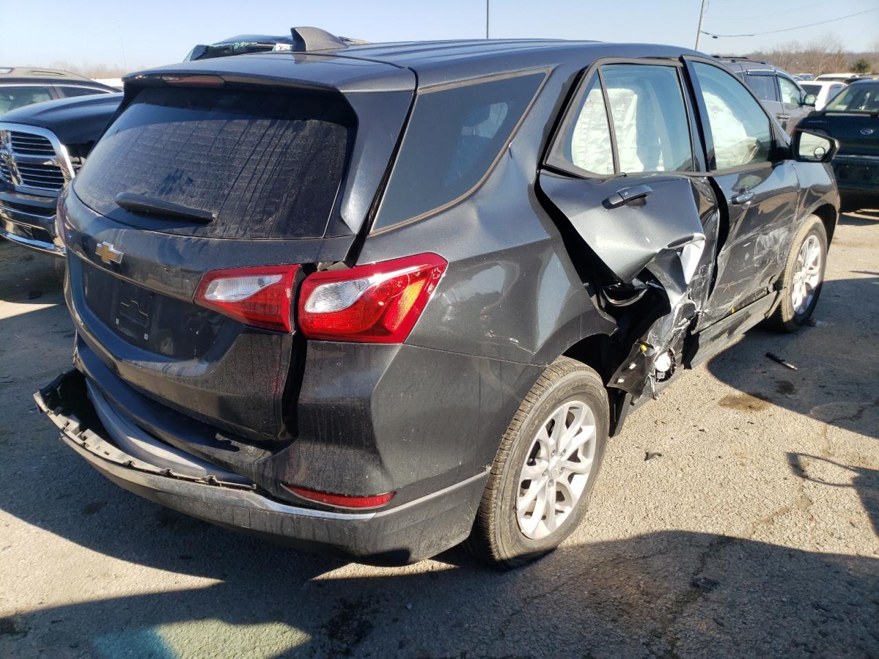Photo 4 from auction – 2018 CHEVROLET EQUINOX LS with VIN 3GNAXHEV2JS580758