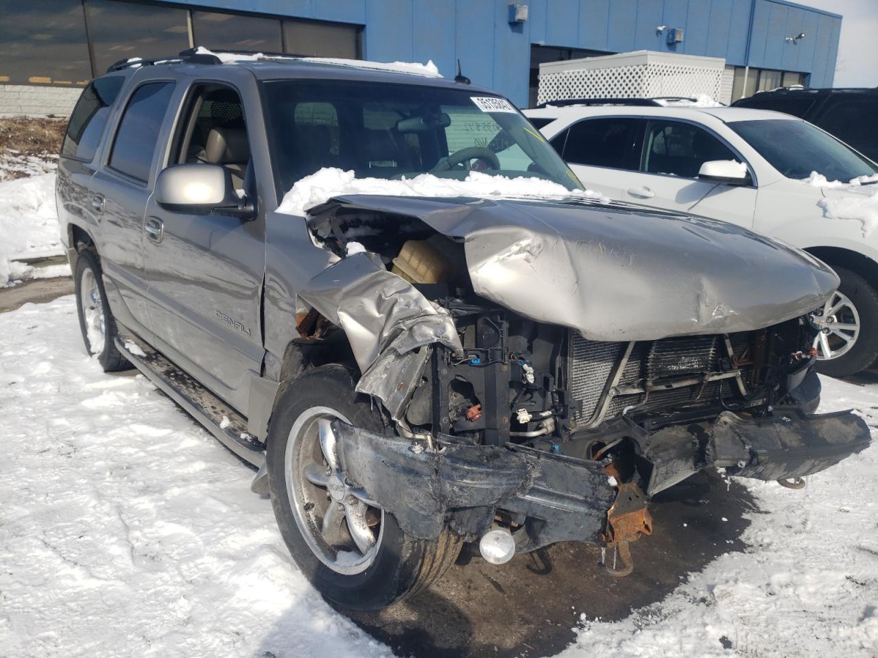 GMC DENALI 2002 with VIN 1GKEK63U22J291734 - Photo from auction
