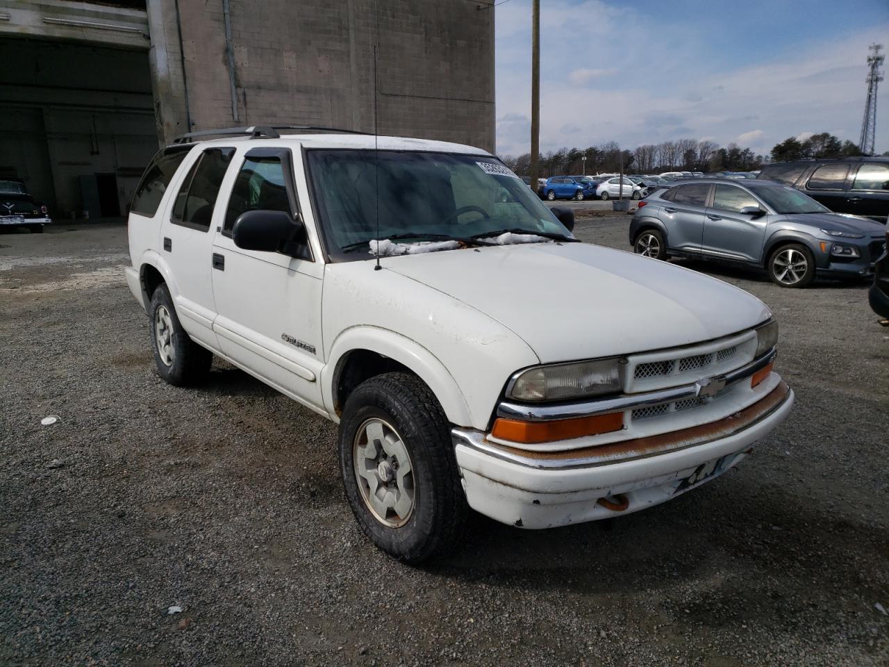 CHEVROLET BLAZER 2003 with VIN 1GNDT13X43K174631 - Photo from auction