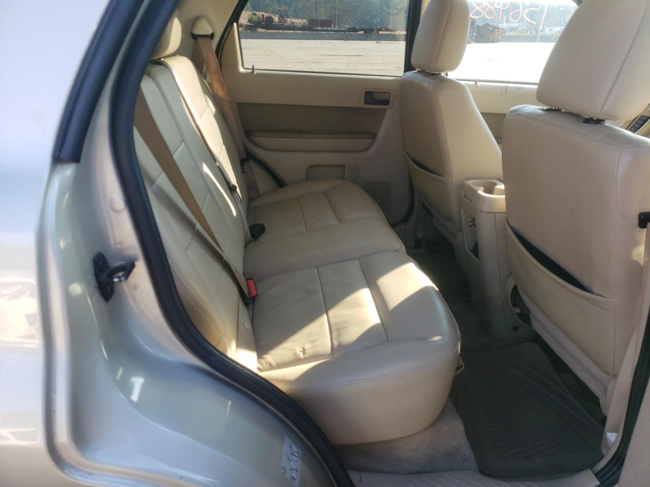 Photo 6 from auction – 2010 FORD ESCAPE XLT with VIN 1FMCU0DG0AKC87849