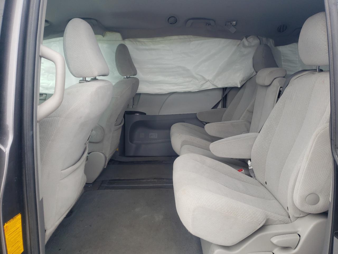Photo 6 from auction – 2011 TOYOTA SIENNA LE with VIN 5TDKK3DC3BS057222