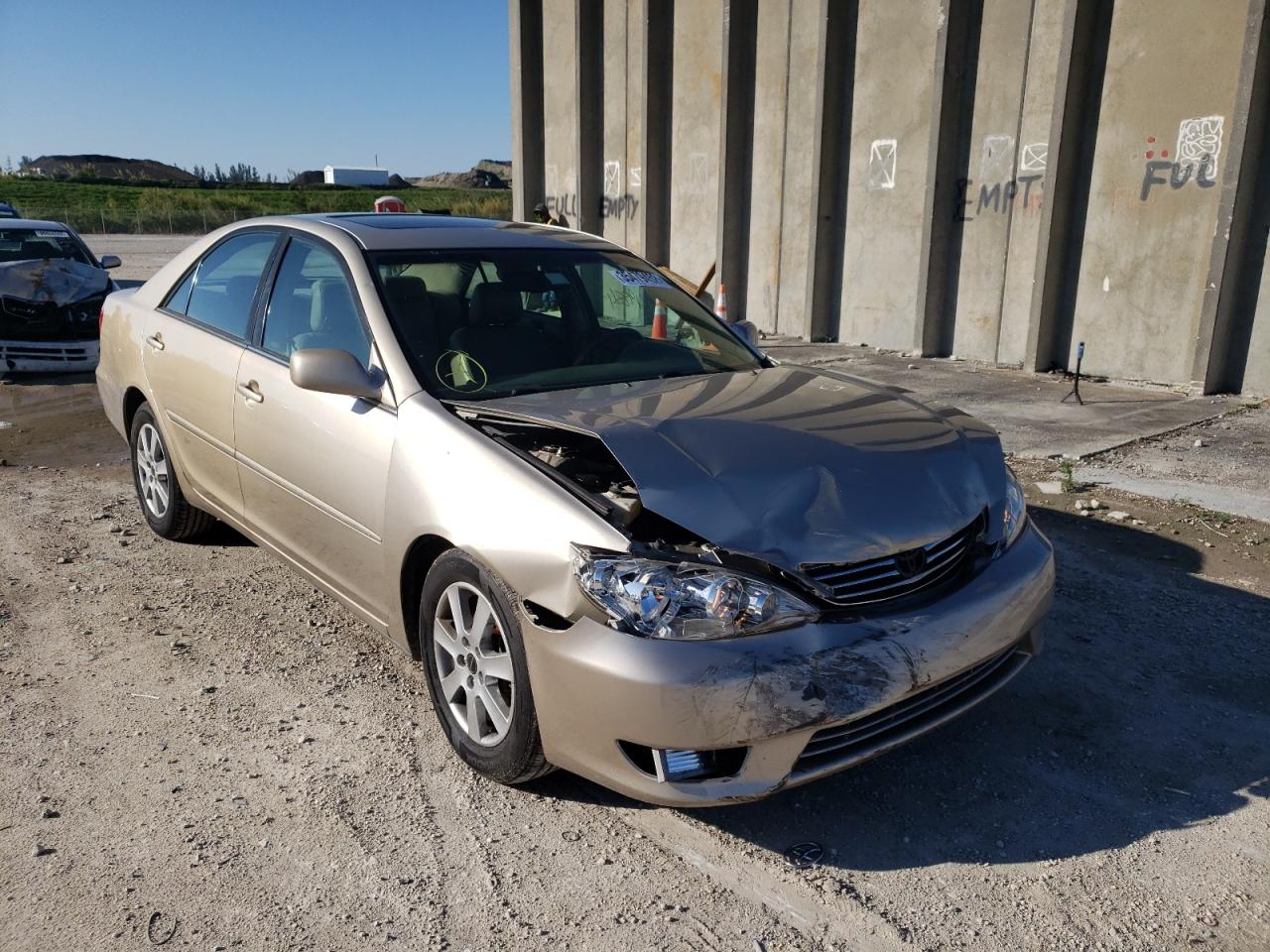 TOYOTA CAMRY LE 2006 with VIN 4T1BF30K06U635873 - Photo from auction