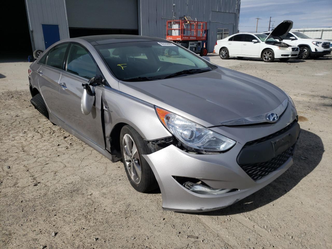 Photo 11 from auction – 2011 HYUNDAI SONATA HYB with VIN KMHEC4A41BA007540