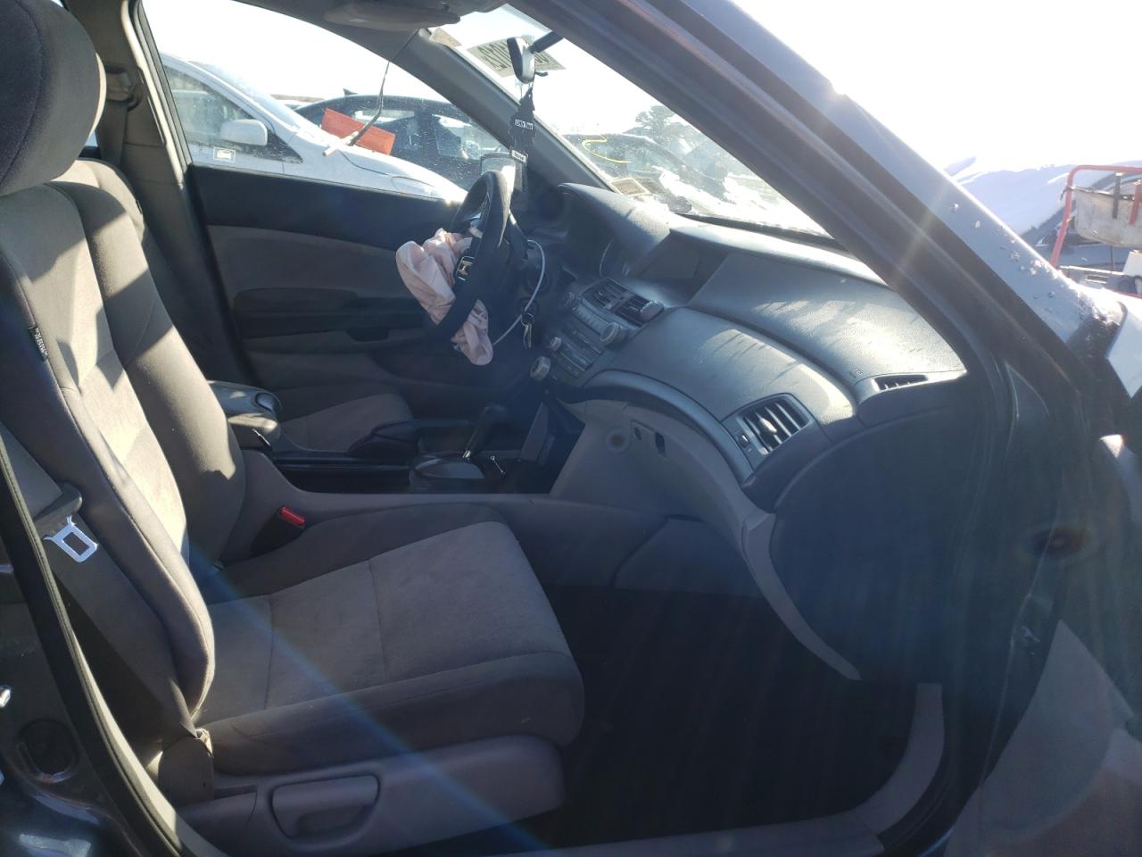 Photo 5 from auction – 2010 HONDA ACCORD LX with VIN 1HGCP2F32AA008667