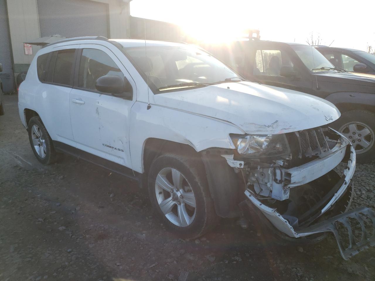 JEEP COMPASS SP 2016 with VIN 1C4NJDBB0GD733239 - Photo from auction