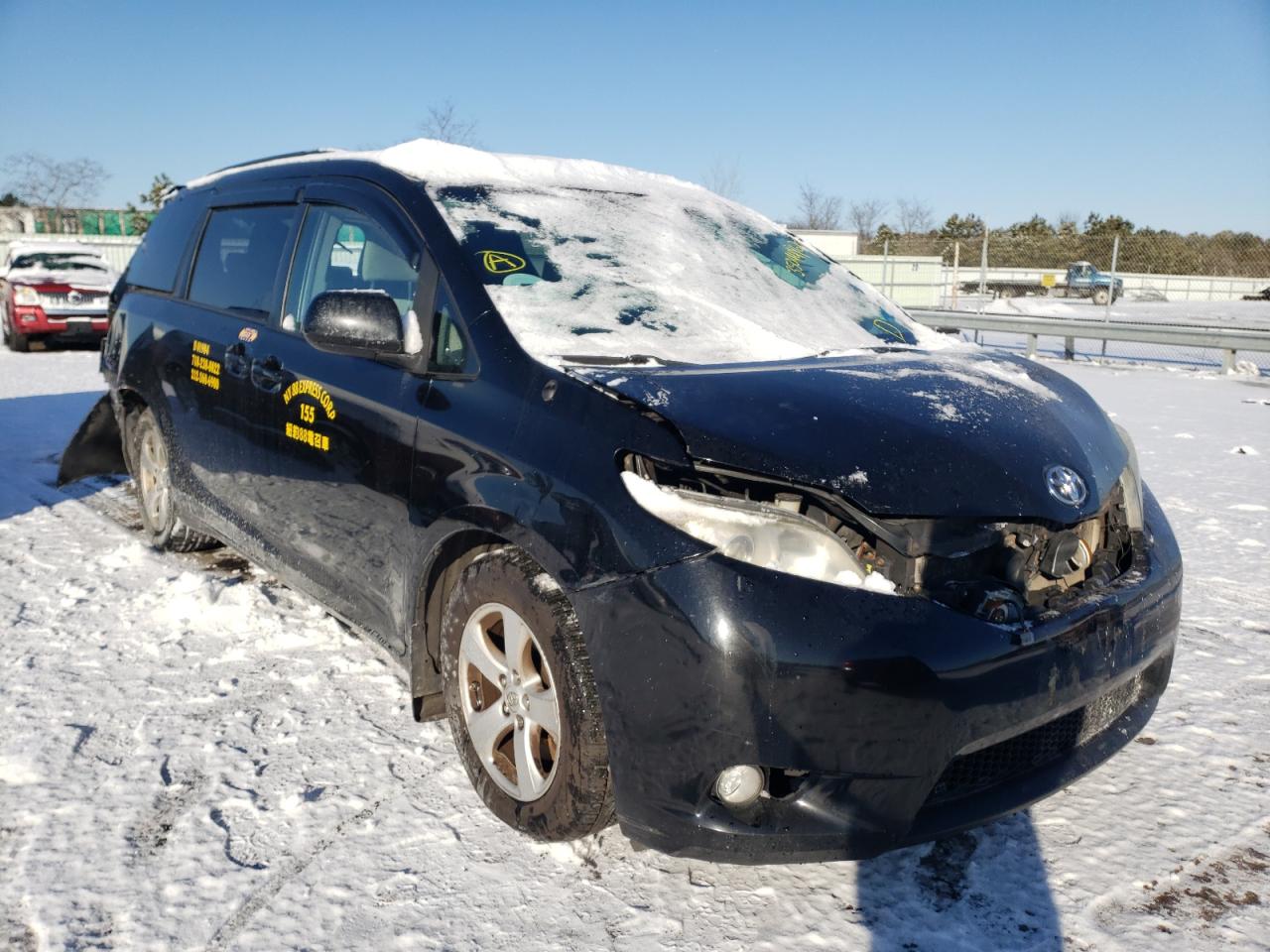 Photo 1 from auction – 2013 TOYOTA SIENNA LE with VIN 5TDKK3DC4DS393643