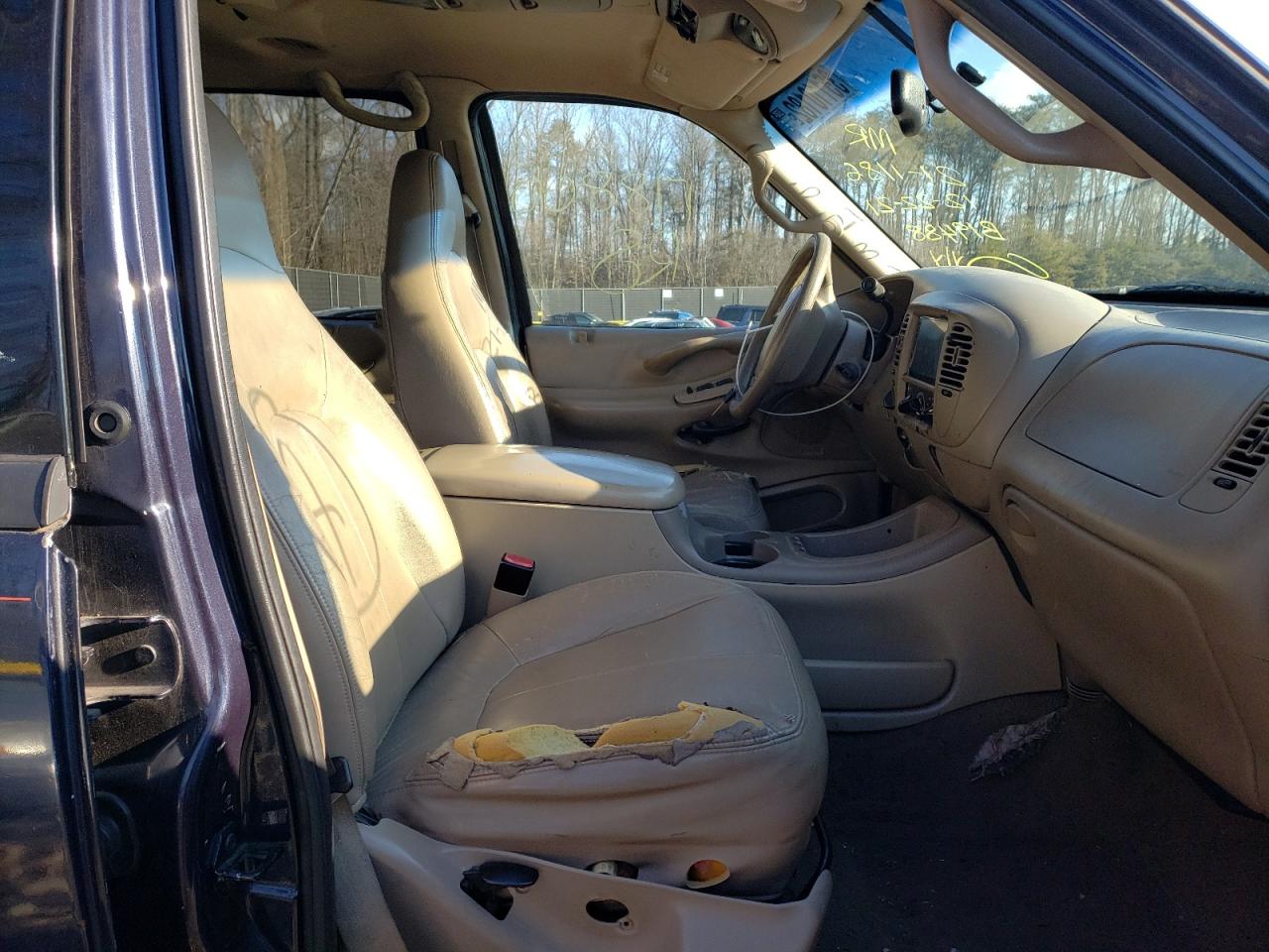 Photo 5 from auction – 2001 FORD EXPEDITION with VIN 1FMPU16L51LB19488