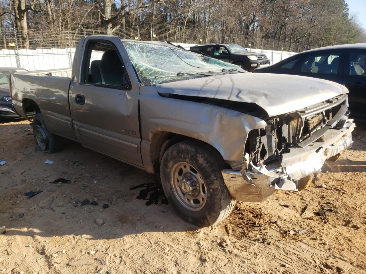 CHEVROLET SILVERADO 2000 with VIN 1GCGC24U0YZ302331 - Photo from auction