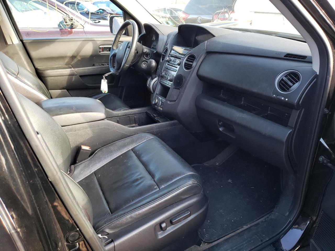 Photo 19 from auction – 2015 HONDA PILOT TOUR with VIN 5FNYF4H96FB052321