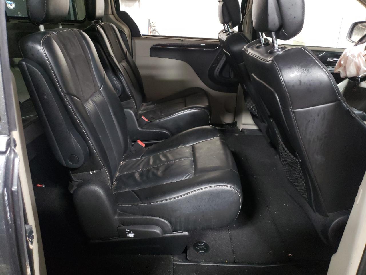 Photo 6 from auction – 2011 CHRYSLER TOWN & COU with VIN 2A4RR6DG9BR667014