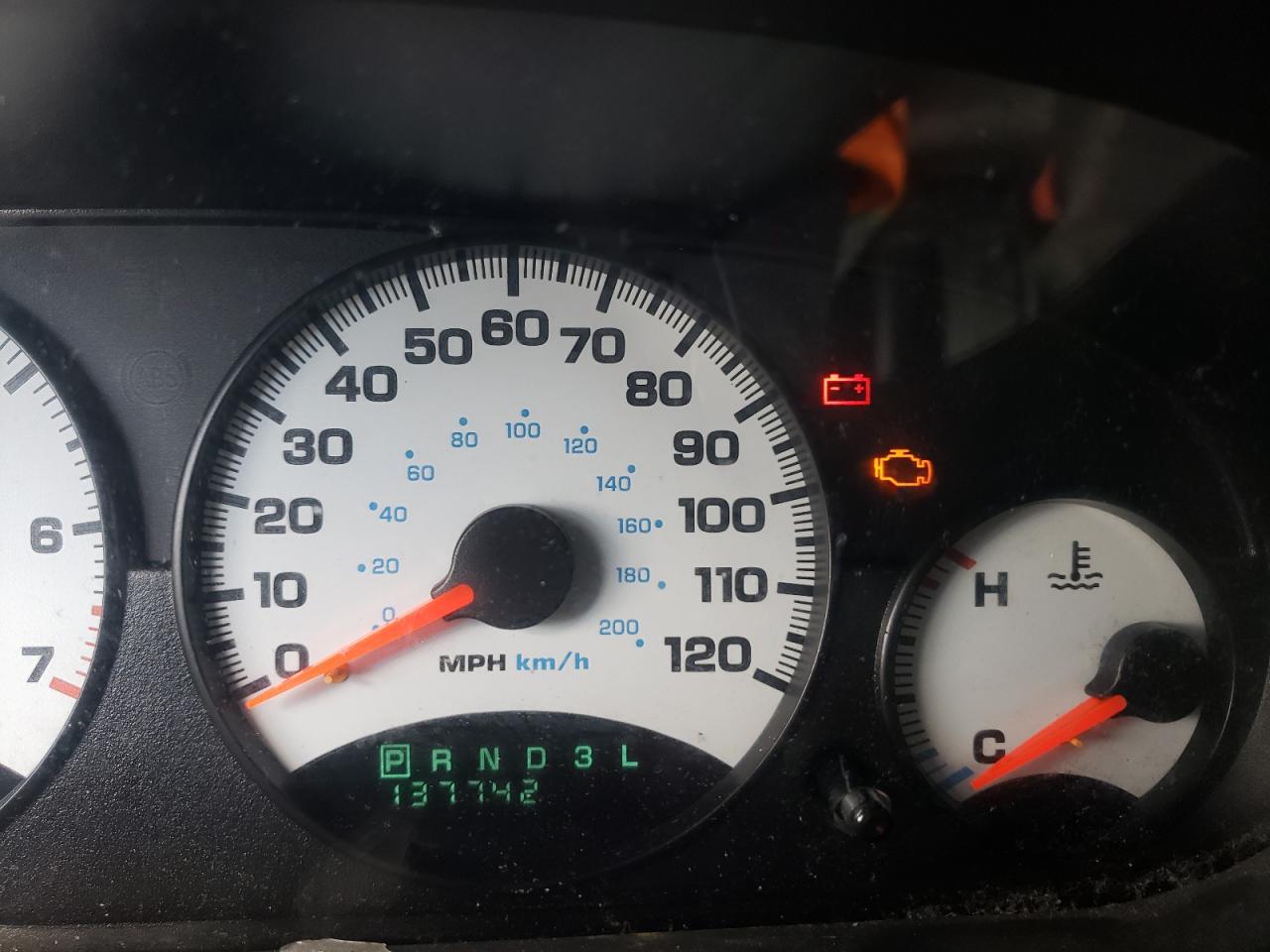 Photo 8 from auction – 2002 DODGE STRATUS SE with VIN 1B3EL36X12N119251