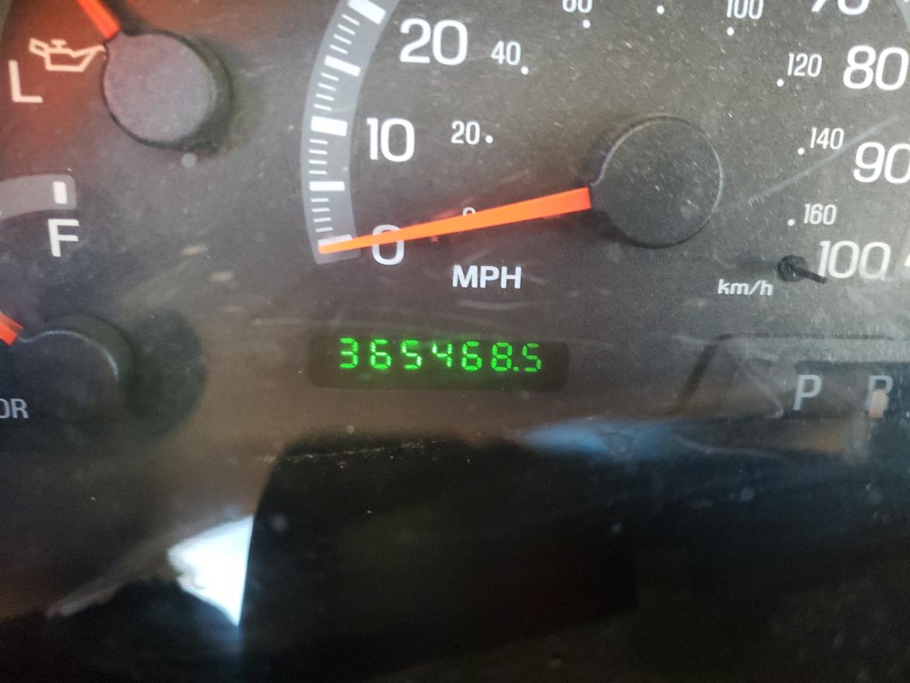 Photo 8 from auction – 2002 FORD F150 with VIN 1FTRX17W52NA69114