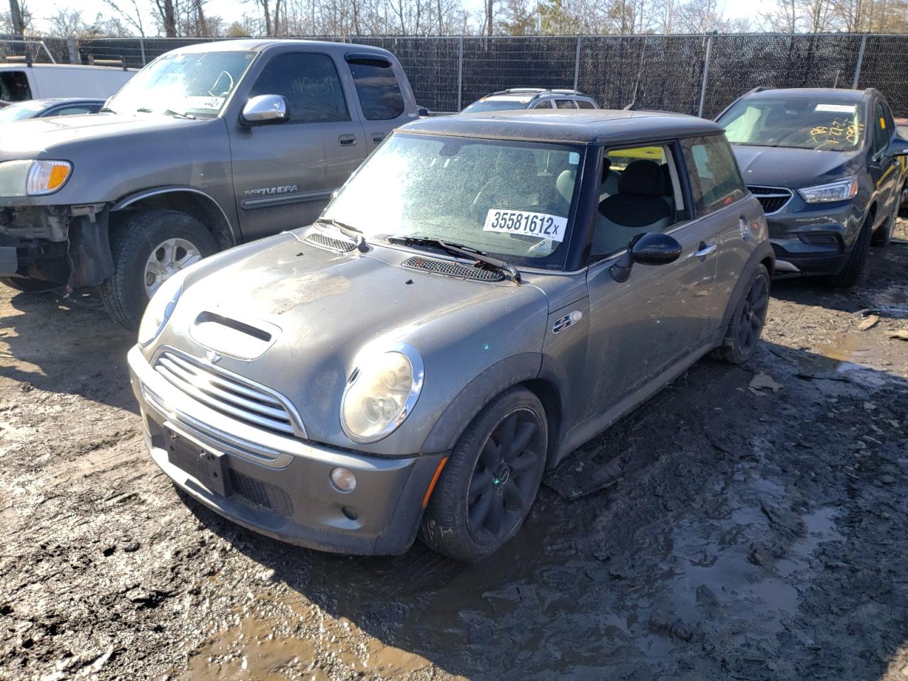 Photo 2 from auction – 2005 MINI COOPER S with VIN WMWRE33555TL13890