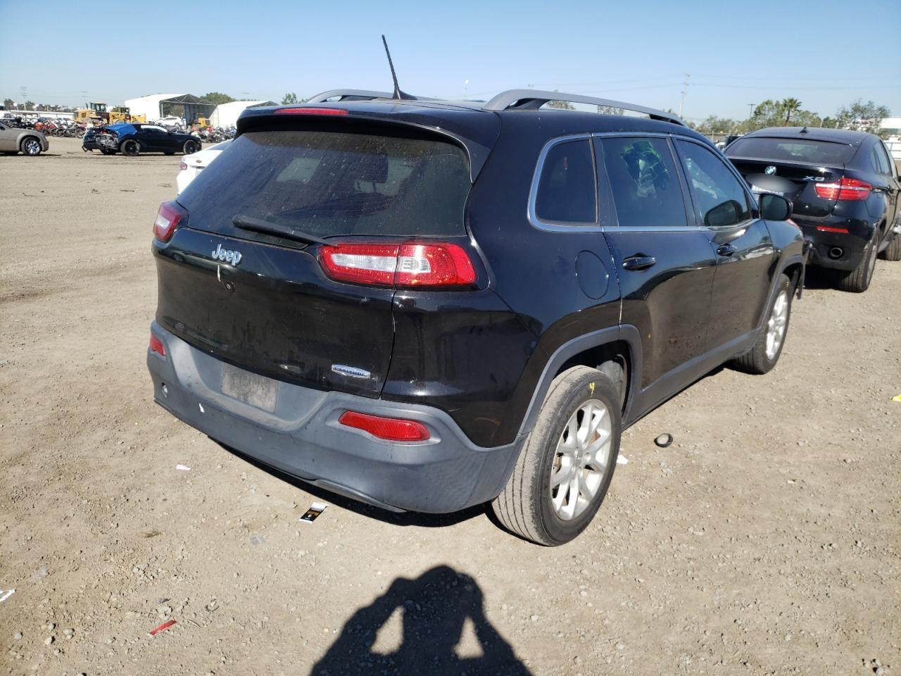 Photo 4 from auction – 2017 JEEP CHEROKEE L with VIN 1C4PJLCB3HW523306