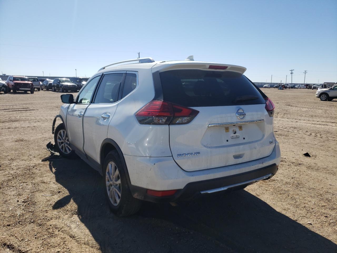 Photo 3 from auction – 2017 NISSAN ROGUE S with VIN KNMAT2MT4HP556813