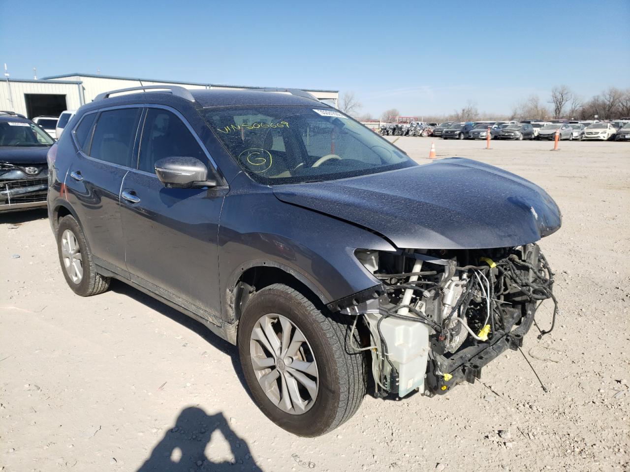 NISSAN ROGUE S 2015 with VIN KNMAT2MV6FP506669 - Photo from auction