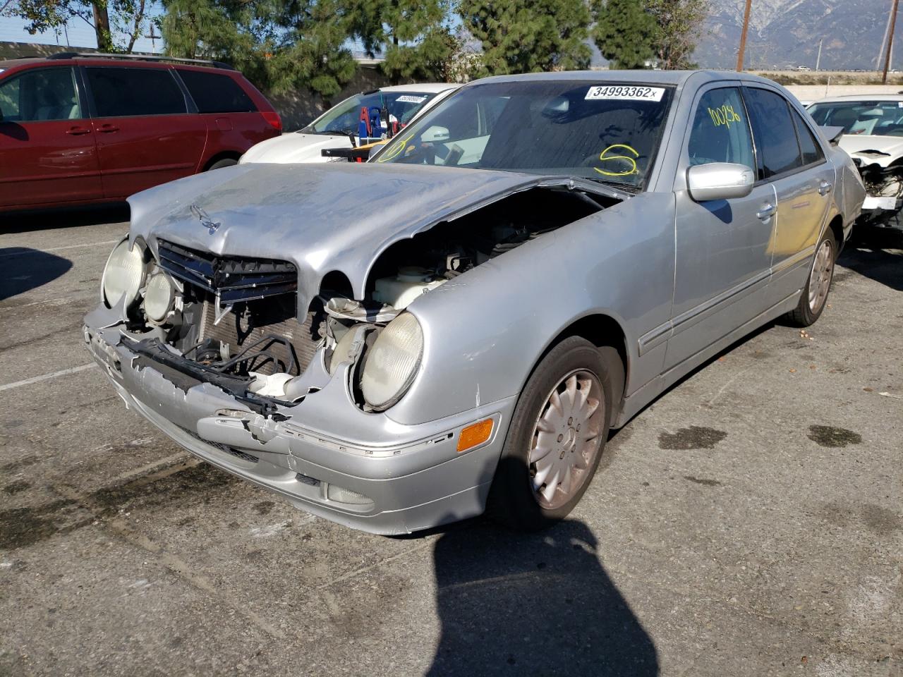 Photo 2 from auction – 2000 MERCEDES-BENZ E320 with VIN WDBJF65J8YB121655