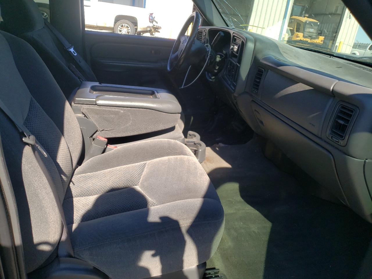 Photo 5 from auction – 2005 CHEVROLET SILVERADO with VIN 2GCEK13T751351768