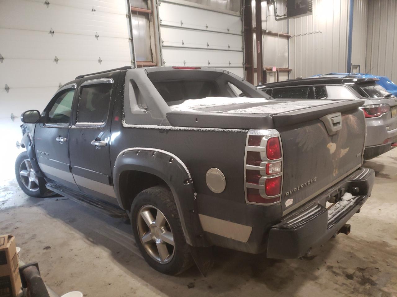 Zdjęcie 3 z aukcji – 2011 CHEVROLET AVALANCHE z VIN 3GNTKEE32BG195399